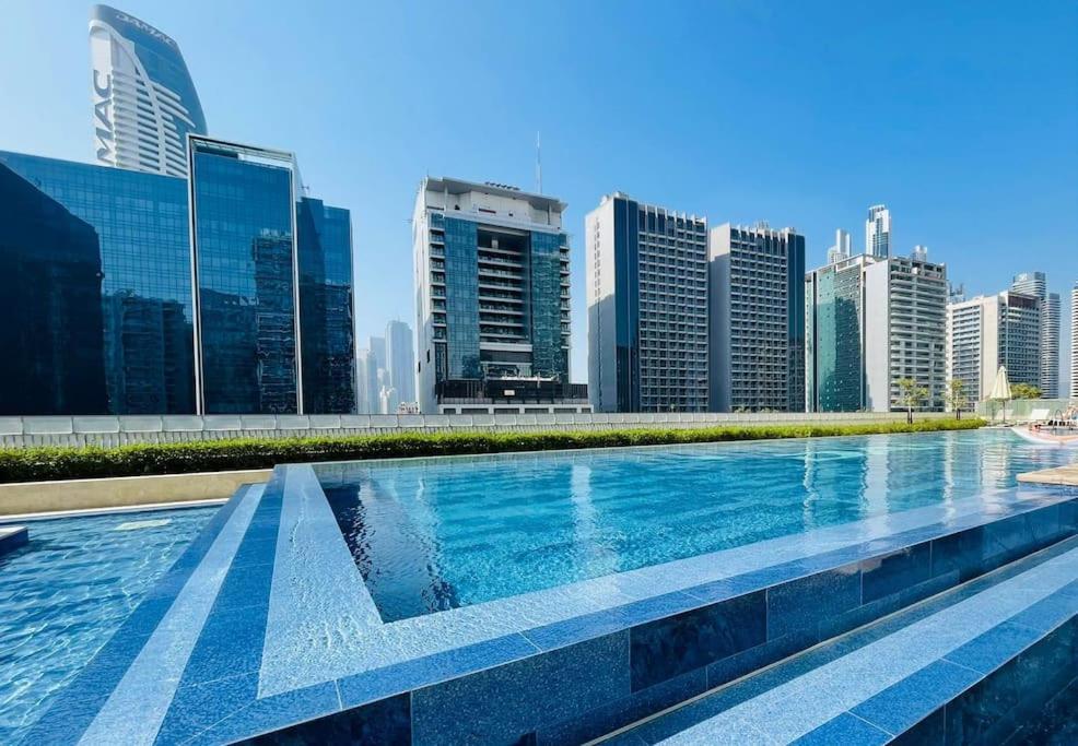 Vera Residences By Damac I 1Br Luxury Aparthotel Dubái Exterior foto