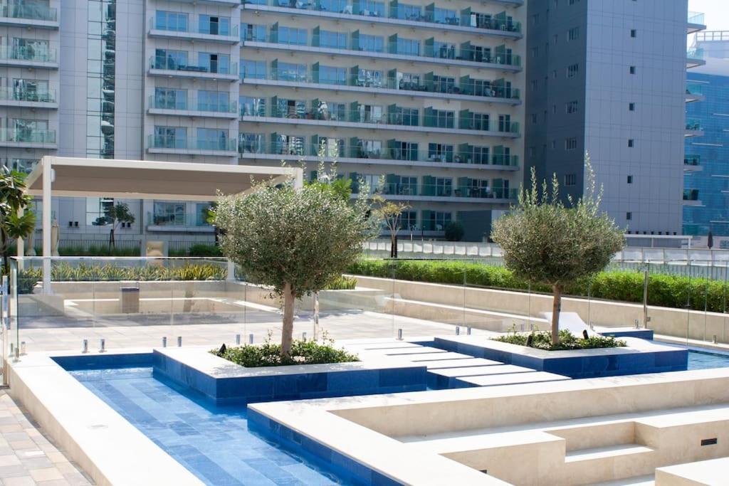 Vera Residences By Damac I 1Br Luxury Aparthotel Dubái Exterior foto